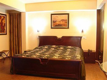 Hotel Emerald Heights Mussoorie Bagian luar foto