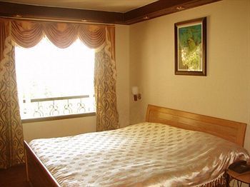 Hotel Emerald Heights Mussoorie Bagian luar foto